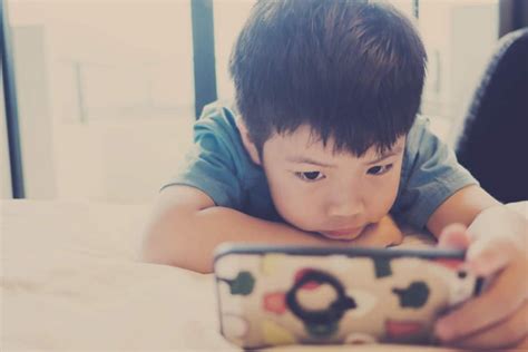 sobrang paggamit ng cellphone|ANG EPEKTO NG PAGGAMIT NG CELLPHONE SA .